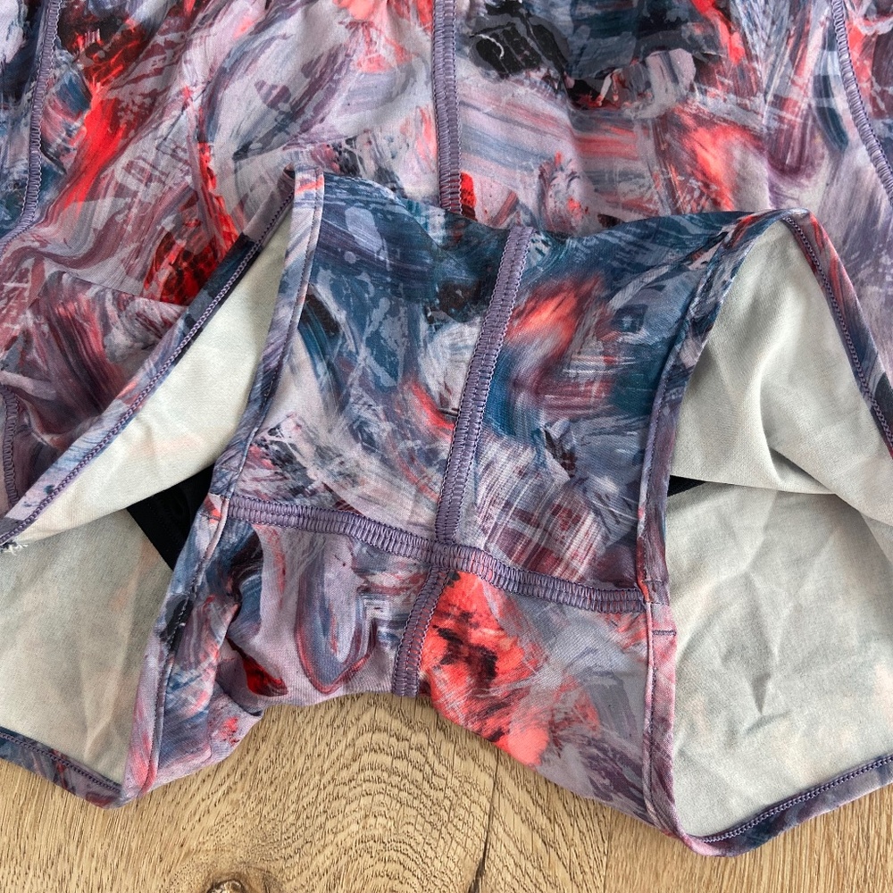 Lululemon Hotty Hot High-Rise Lined Short 2.5” - Picture 3 of 6